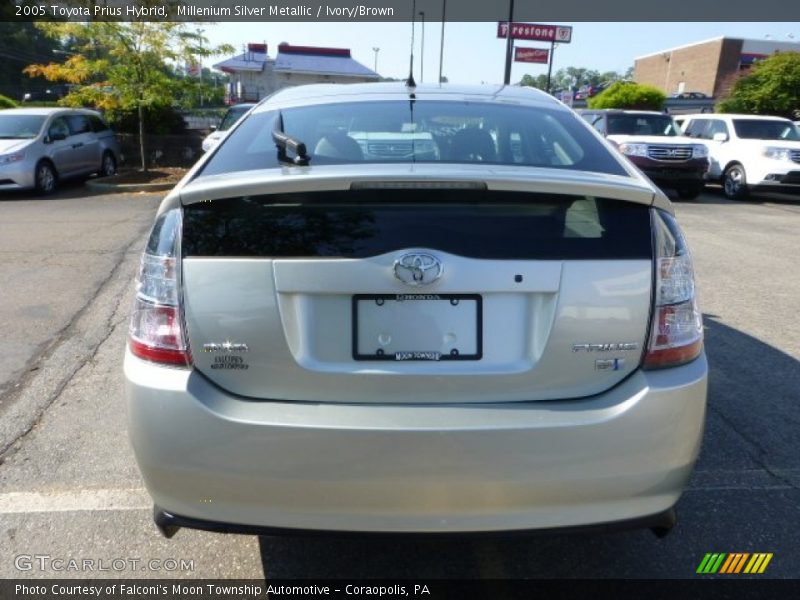 Millenium Silver Metallic / Ivory/Brown 2005 Toyota Prius Hybrid