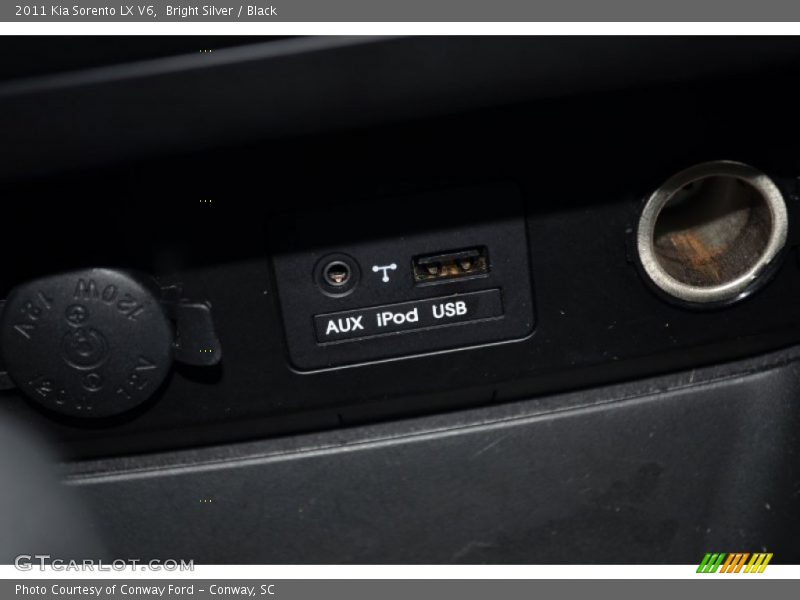 Bright Silver / Black 2011 Kia Sorento LX V6