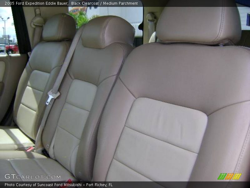 Black Clearcoat / Medium Parchment 2005 Ford Expedition Eddie Bauer
