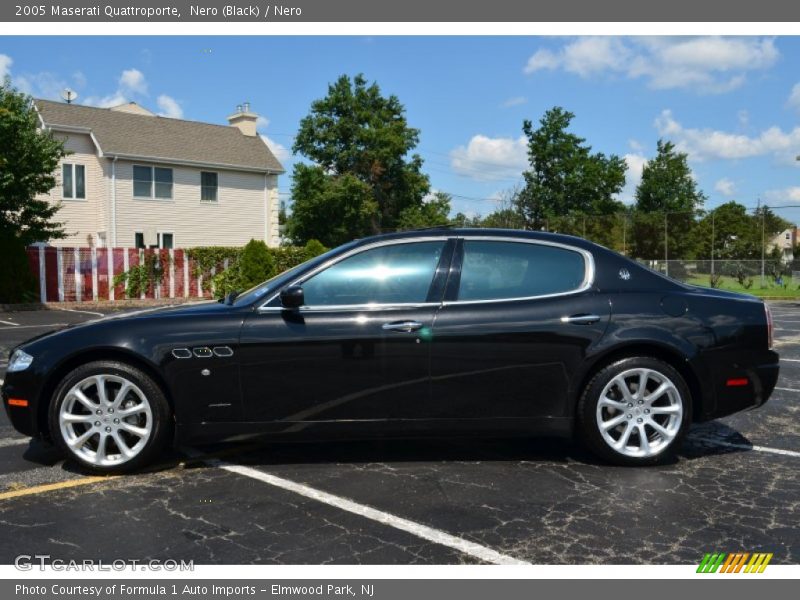 Nero (Black) / Nero 2005 Maserati Quattroporte