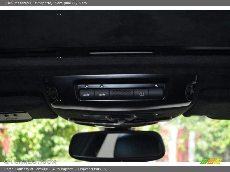 Nero (Black) / Nero 2005 Maserati Quattroporte