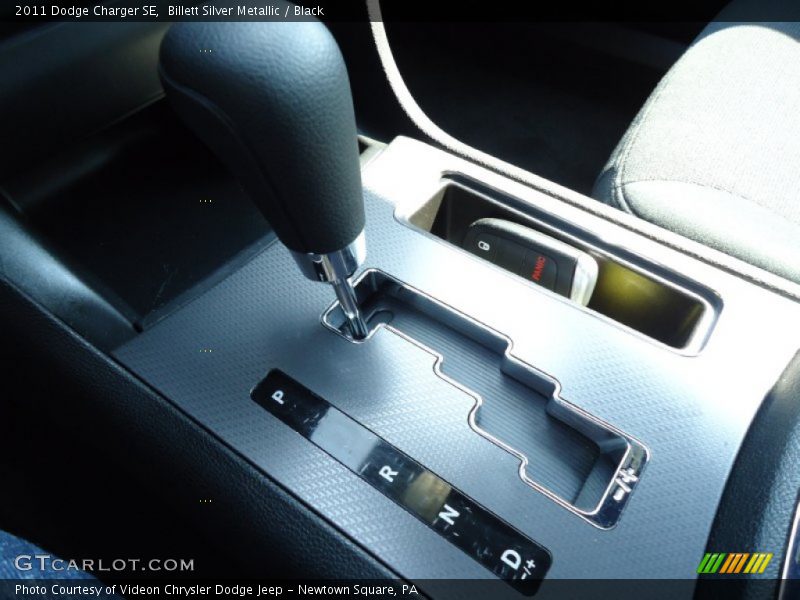 Billett Silver Metallic / Black 2011 Dodge Charger SE
