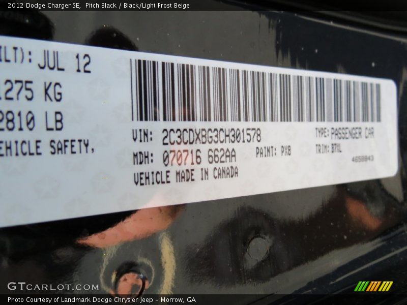 Pitch Black / Black/Light Frost Beige 2012 Dodge Charger SE