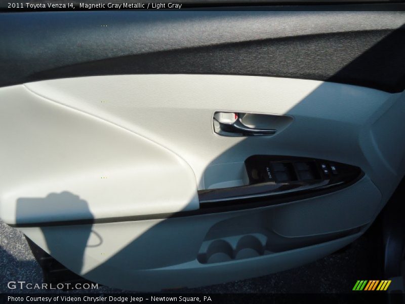 Magnetic Gray Metallic / Light Gray 2011 Toyota Venza I4