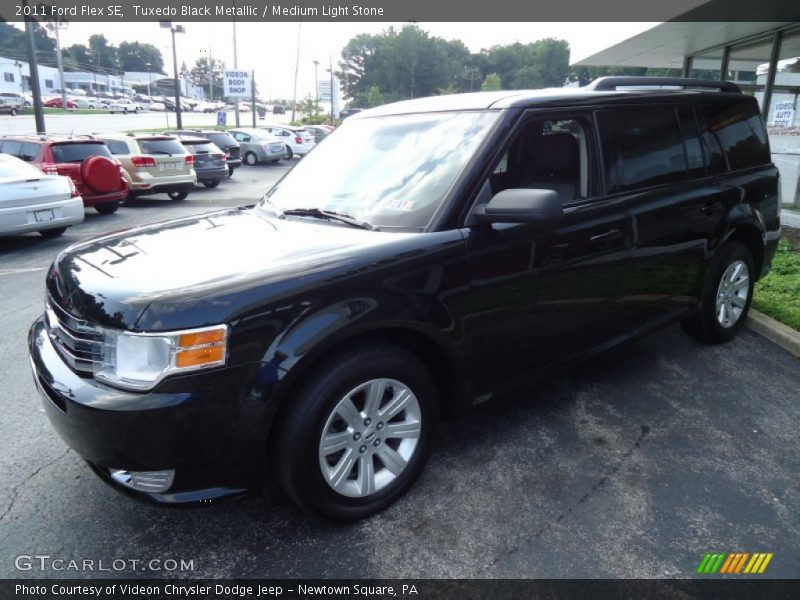 Tuxedo Black Metallic / Medium Light Stone 2011 Ford Flex SE