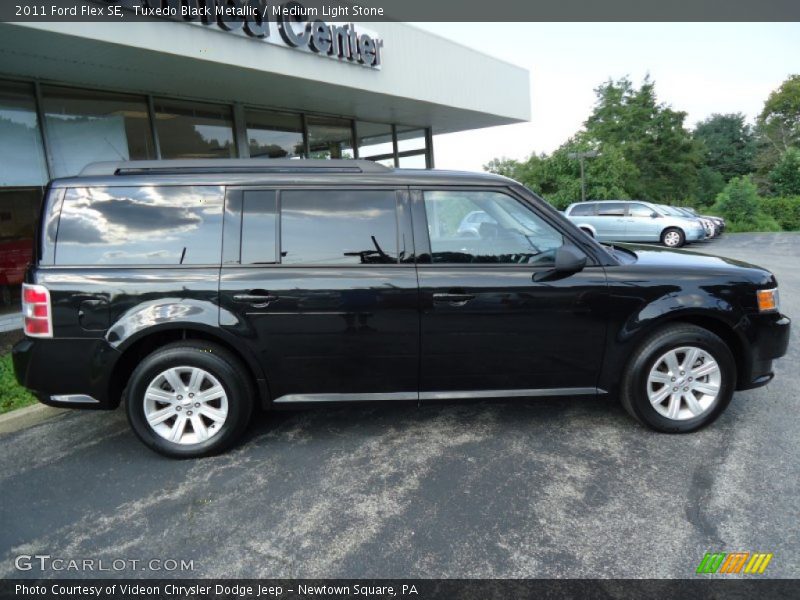 Tuxedo Black Metallic / Medium Light Stone 2011 Ford Flex SE