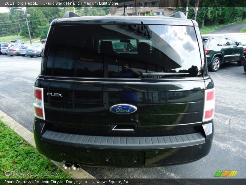 Tuxedo Black Metallic / Medium Light Stone 2011 Ford Flex SE