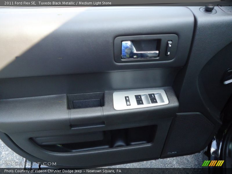 Tuxedo Black Metallic / Medium Light Stone 2011 Ford Flex SE