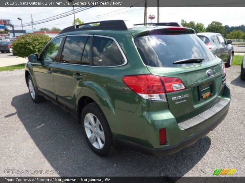 Cypress Green Pearl / Ivory 2013 Subaru Outback 2.5i Premium