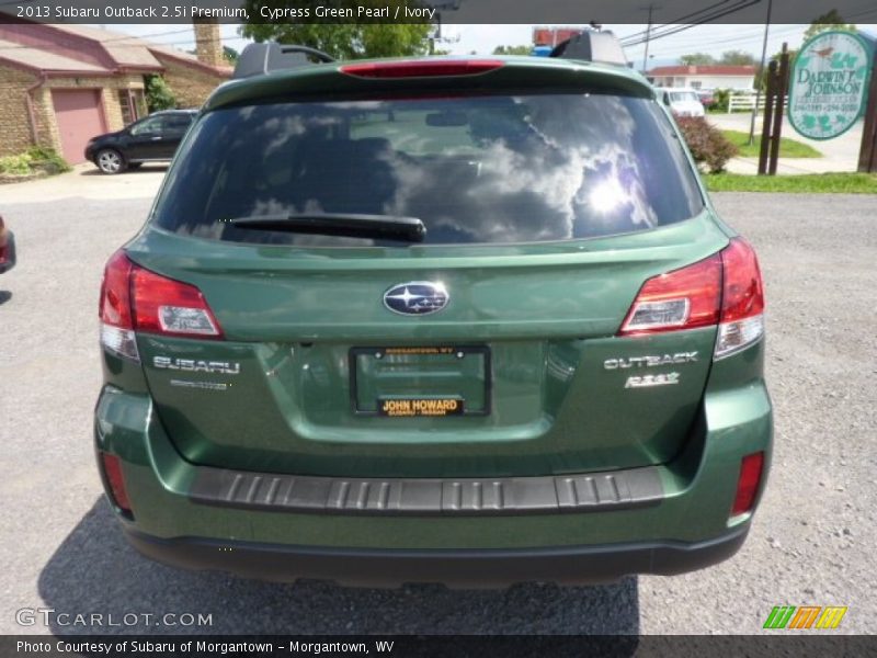 Cypress Green Pearl / Ivory 2013 Subaru Outback 2.5i Premium