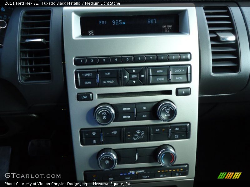 Tuxedo Black Metallic / Medium Light Stone 2011 Ford Flex SE