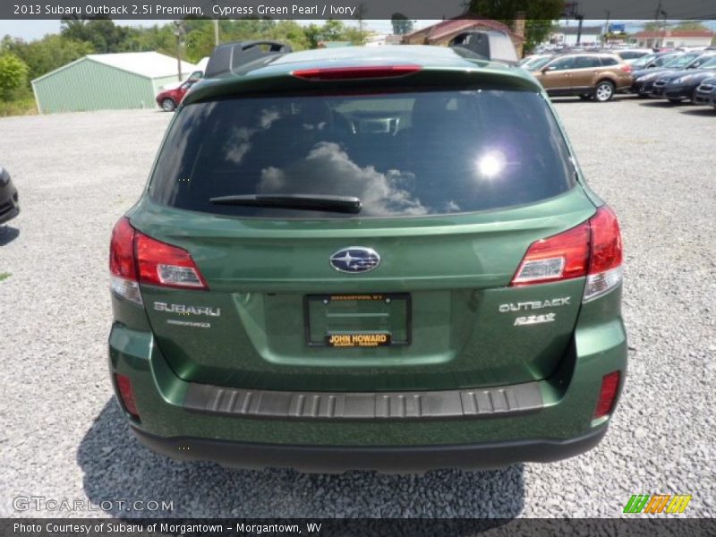 Cypress Green Pearl / Ivory 2013 Subaru Outback 2.5i Premium