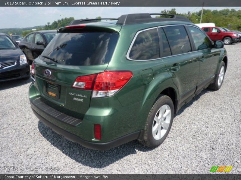 Cypress Green Pearl / Ivory 2013 Subaru Outback 2.5i Premium
