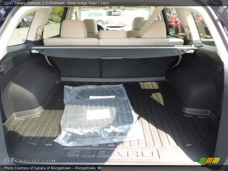 Deep Indigo Pearl / Ivory 2013 Subaru Outback 2.5i Premium