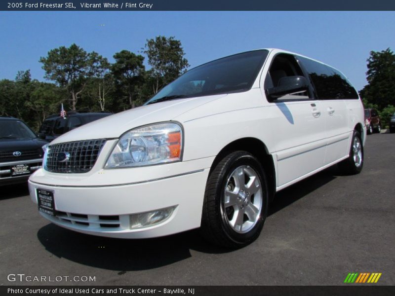 Vibrant White / Flint Grey 2005 Ford Freestar SEL