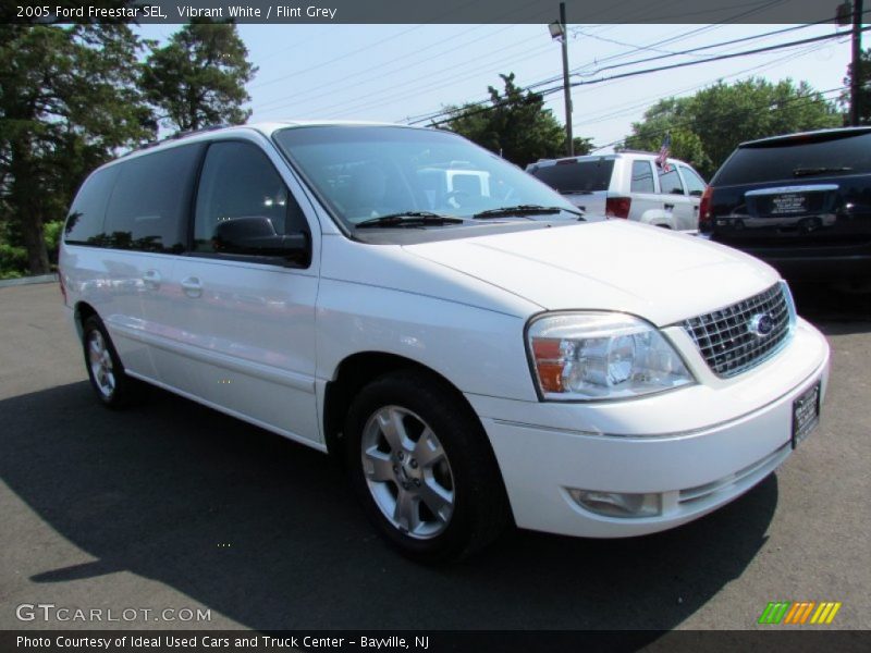 Vibrant White / Flint Grey 2005 Ford Freestar SEL