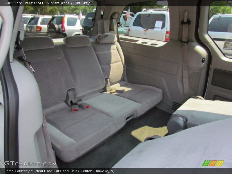 Vibrant White / Flint Grey 2005 Ford Freestar SEL