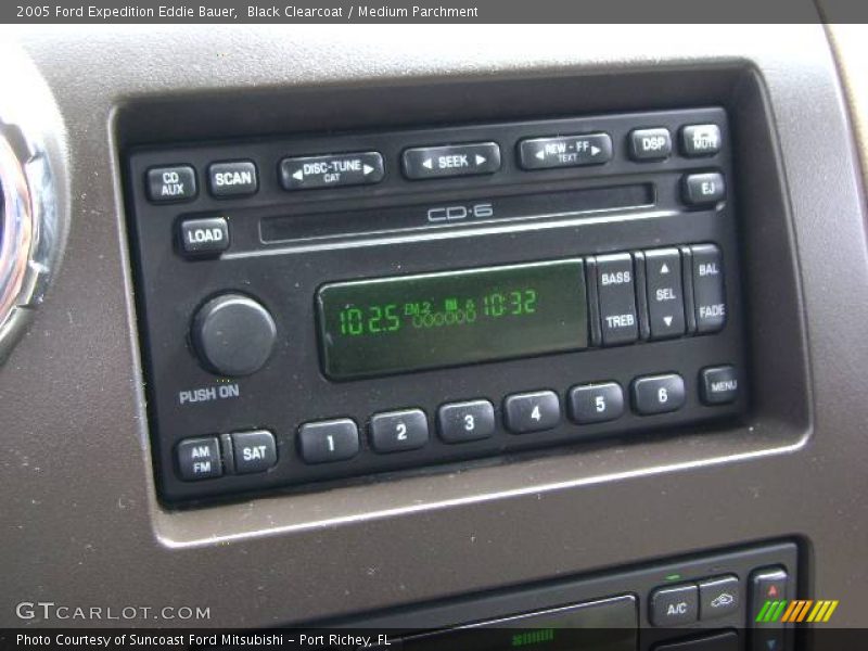 Black Clearcoat / Medium Parchment 2005 Ford Expedition Eddie Bauer