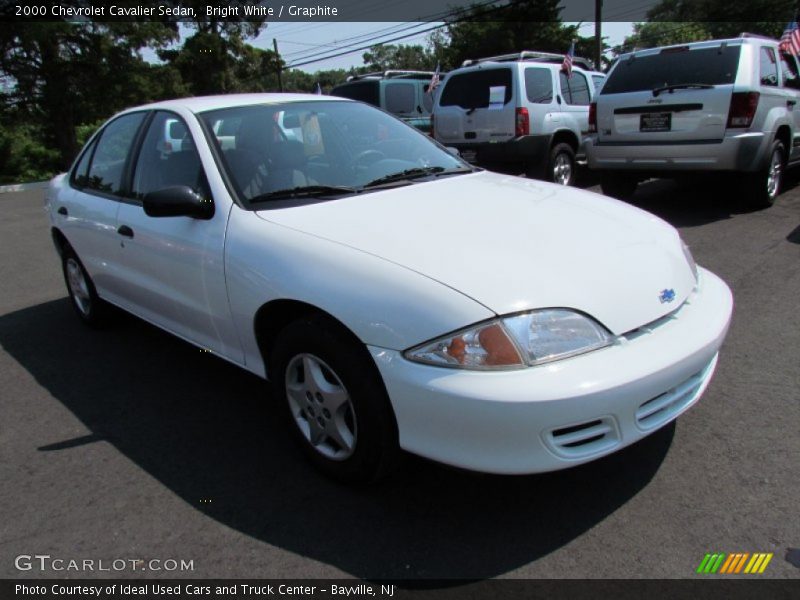 Bright White / Graphite 2000 Chevrolet Cavalier Sedan