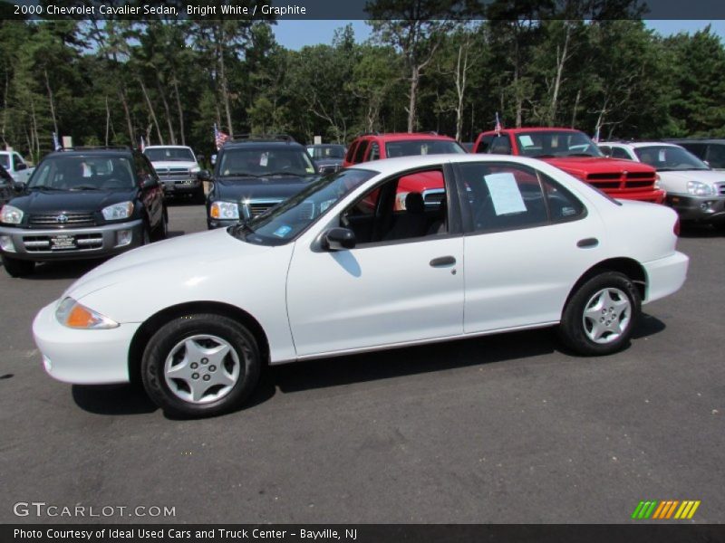 Bright White / Graphite 2000 Chevrolet Cavalier Sedan
