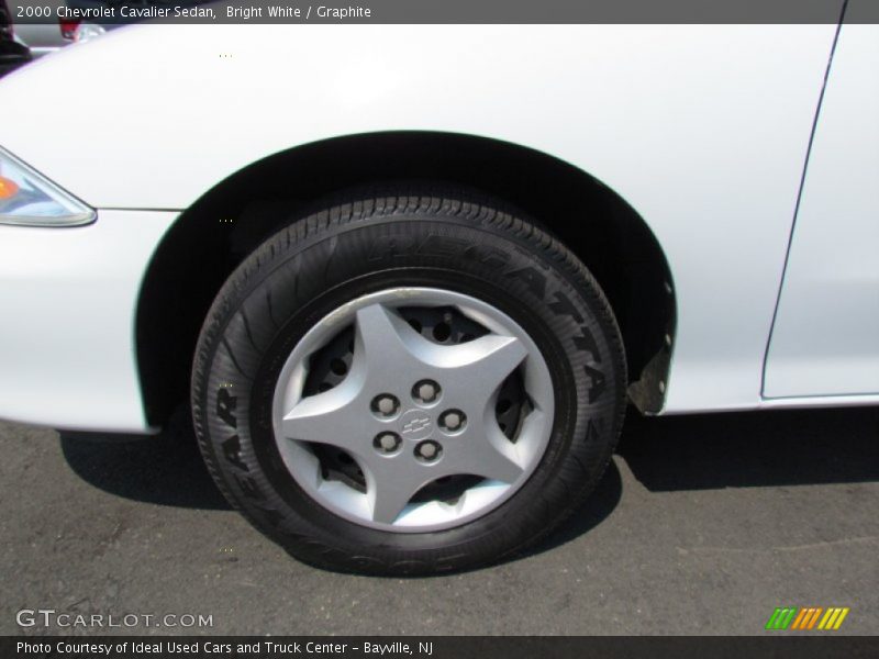 Bright White / Graphite 2000 Chevrolet Cavalier Sedan