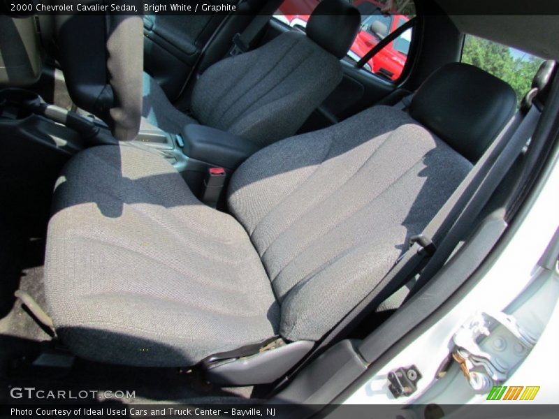 Bright White / Graphite 2000 Chevrolet Cavalier Sedan