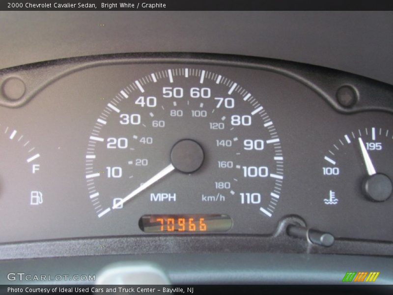 Bright White / Graphite 2000 Chevrolet Cavalier Sedan