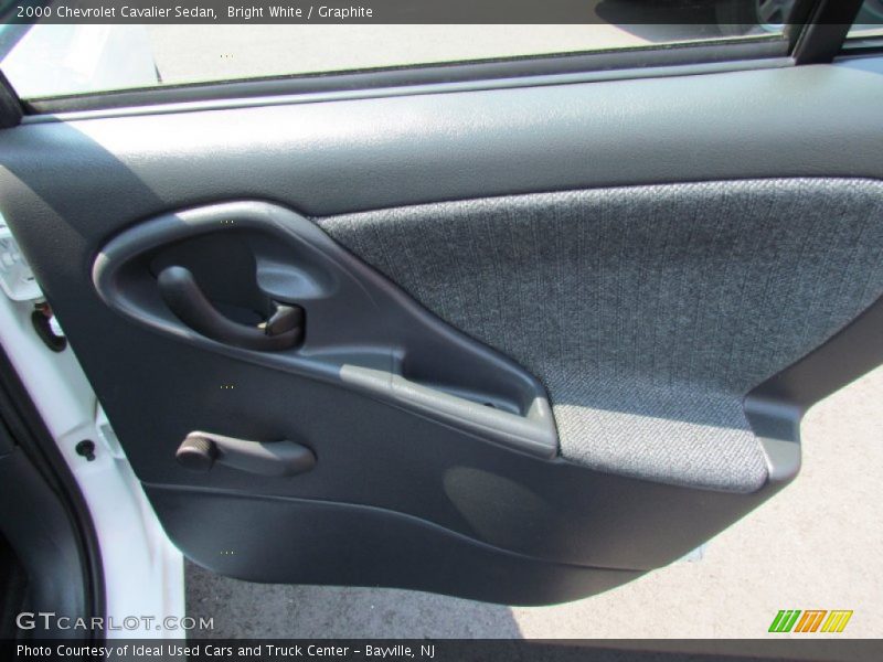 Bright White / Graphite 2000 Chevrolet Cavalier Sedan