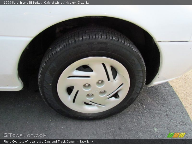 Oxford White / Medium Graphite 1999 Ford Escort SE Sedan