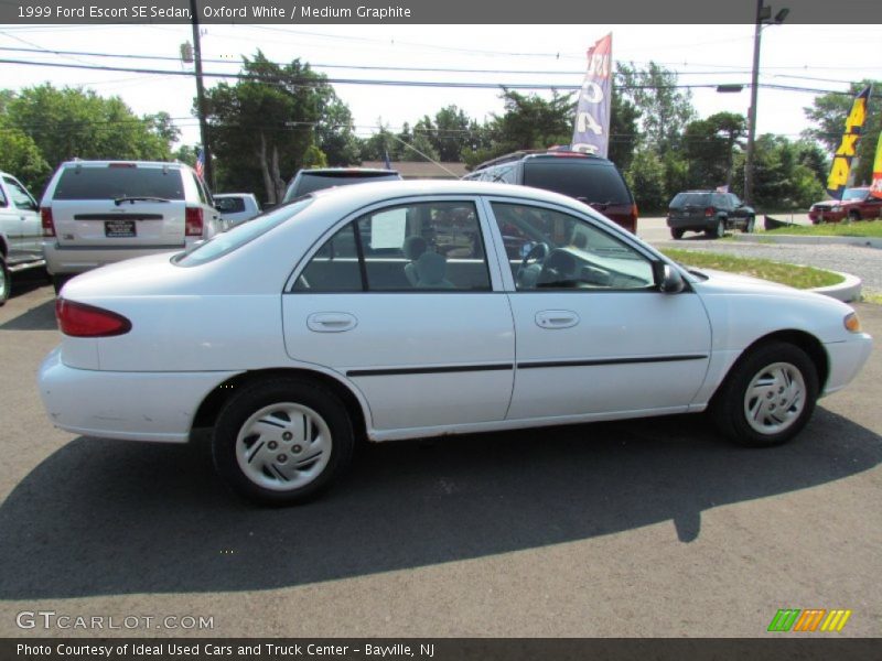 Oxford White / Medium Graphite 1999 Ford Escort SE Sedan