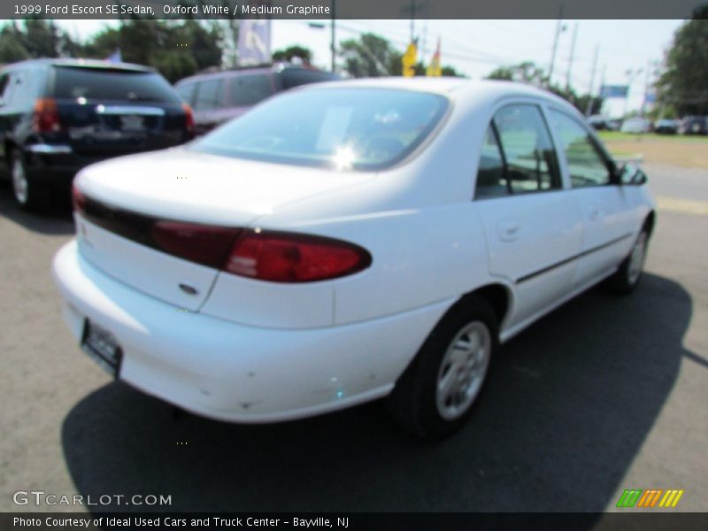 Oxford White / Medium Graphite 1999 Ford Escort SE Sedan