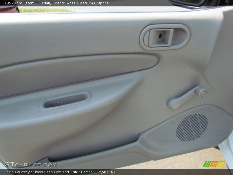 Oxford White / Medium Graphite 1999 Ford Escort SE Sedan