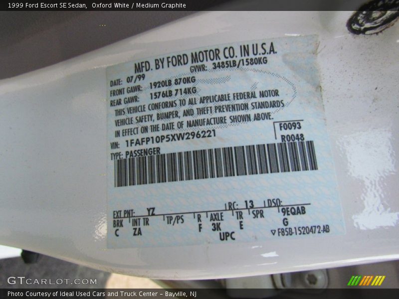 Oxford White / Medium Graphite 1999 Ford Escort SE Sedan