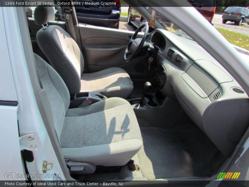 Oxford White / Medium Graphite 1999 Ford Escort SE Sedan