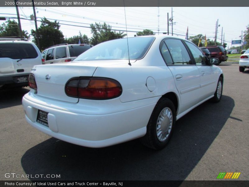 Bright White / Gray 2000 Chevrolet Malibu Sedan