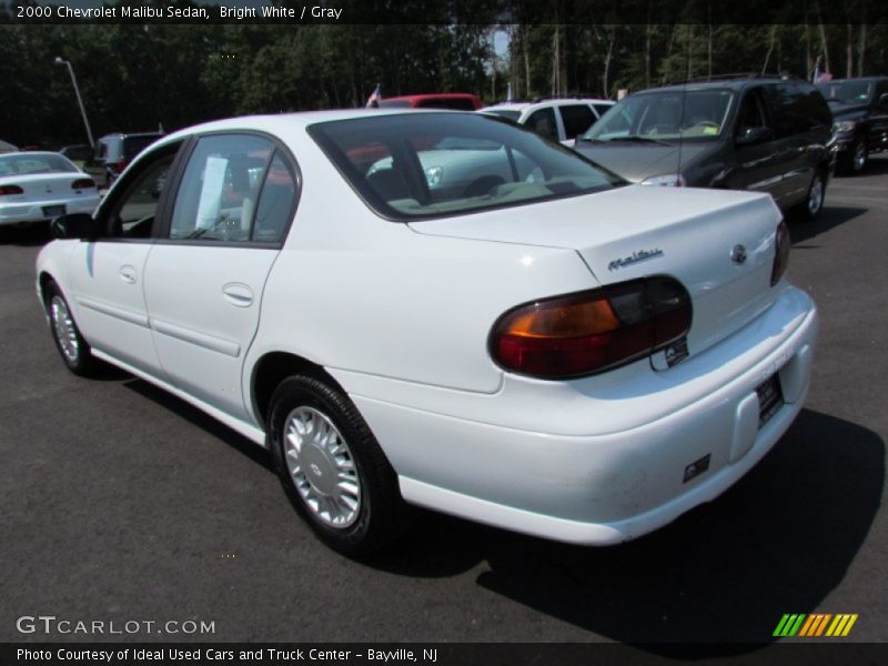 Bright White / Gray 2000 Chevrolet Malibu Sedan