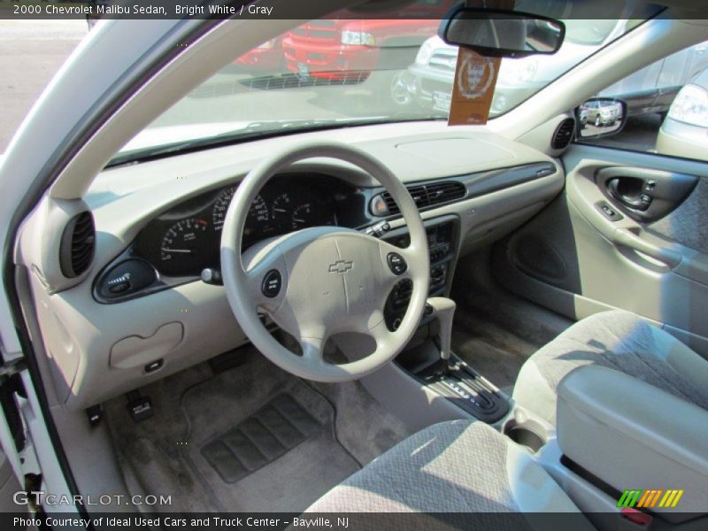 Bright White / Gray 2000 Chevrolet Malibu Sedan