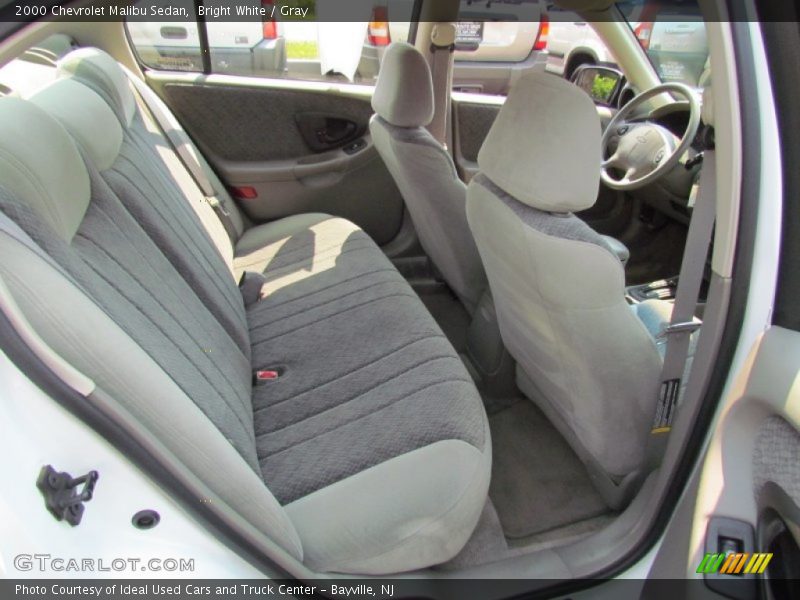 Bright White / Gray 2000 Chevrolet Malibu Sedan