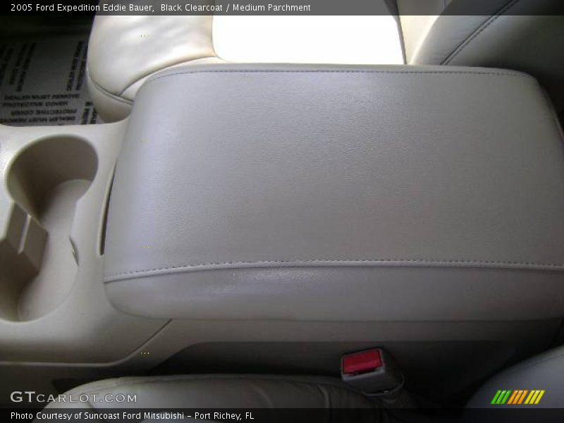 Black Clearcoat / Medium Parchment 2005 Ford Expedition Eddie Bauer
