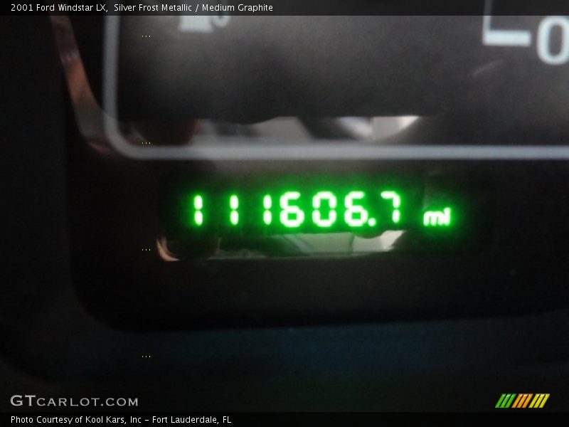Silver Frost Metallic / Medium Graphite 2001 Ford Windstar LX