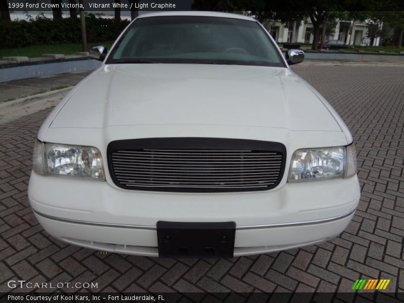 Vibrant White / Light Graphite 1999 Ford Crown Victoria