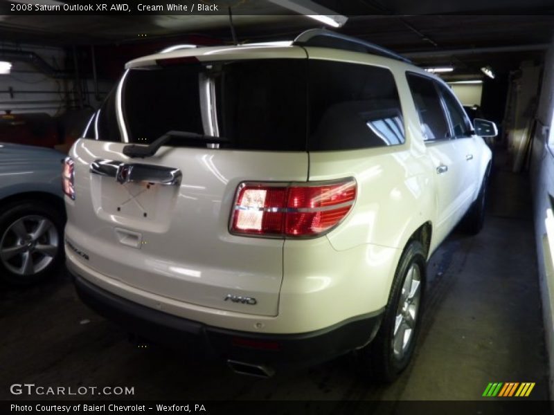 Cream White / Black 2008 Saturn Outlook XR AWD
