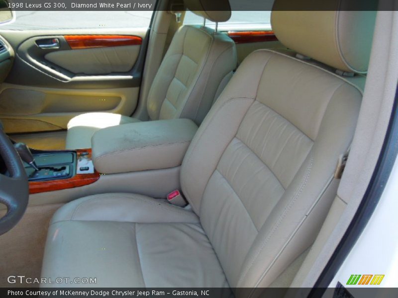 Diamond White Pearl / Ivory 1998 Lexus GS 300
