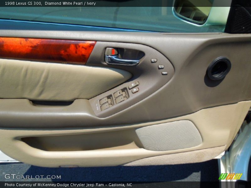 Diamond White Pearl / Ivory 1998 Lexus GS 300