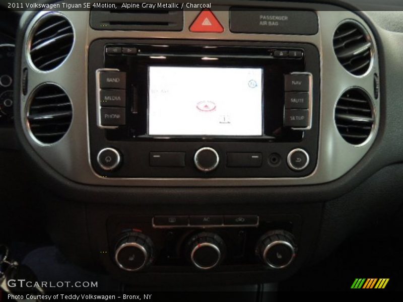 Alpine Gray Metallic / Charcoal 2011 Volkswagen Tiguan SE 4Motion
