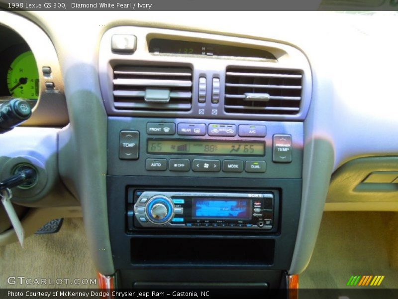 Diamond White Pearl / Ivory 1998 Lexus GS 300