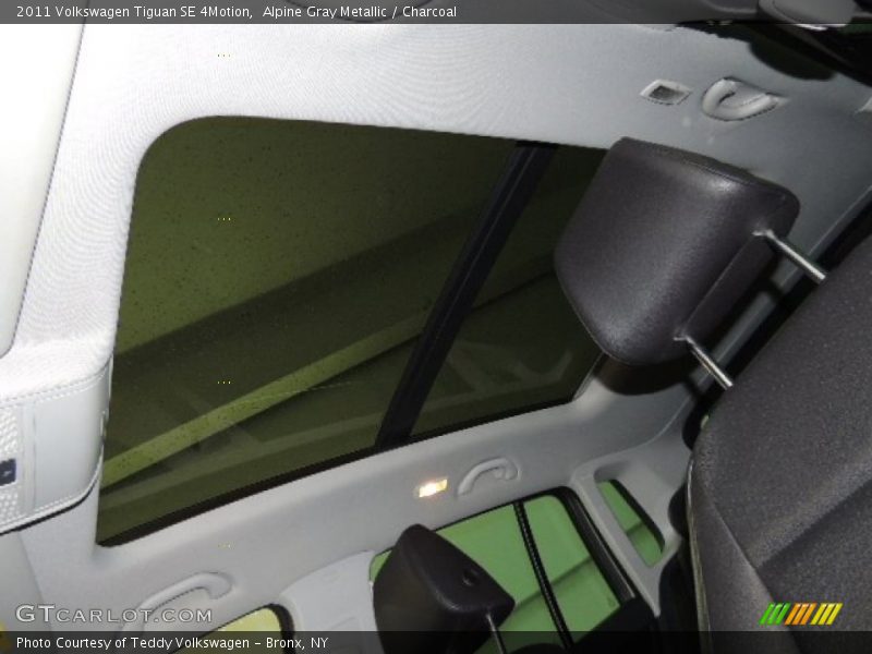 Alpine Gray Metallic / Charcoal 2011 Volkswagen Tiguan SE 4Motion