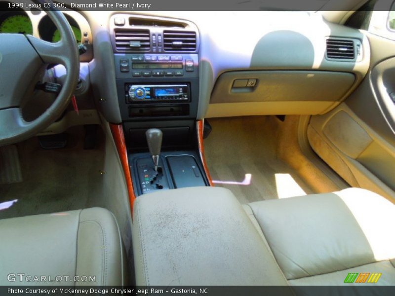 Diamond White Pearl / Ivory 1998 Lexus GS 300