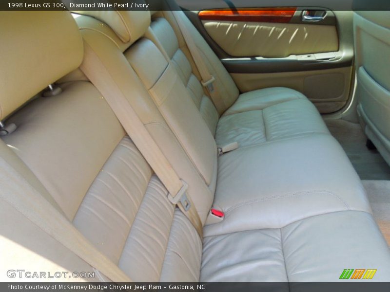 Diamond White Pearl / Ivory 1998 Lexus GS 300