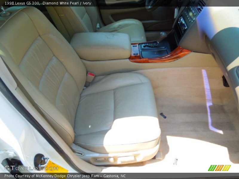 Diamond White Pearl / Ivory 1998 Lexus GS 300